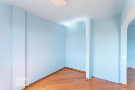 Sala/Quarto de apartamento à venda com 1 quarto, 47m² em Glória, Porto Alegre