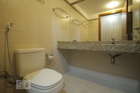 Banheiro de apartamento para alugar com 1 quarto, 35m² em Taguatinga Centro (taguatinga), Brasília