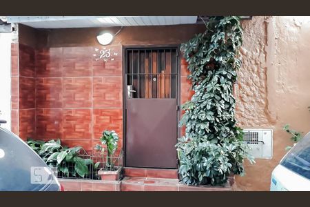 Casa à venda com 45m², 1 quarto e sem vaga Casa à venda com 45m², 1 quarto e sem vagaFachada