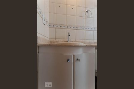 Banheiro de apartamento para alugar com 2 quartos, 56m² em Jardim América, Goiânia