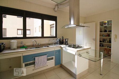 Apartamento para alugar com 150m², 2 quartos e 3 vagas Apartamento para alugar com 150m², 2 quartos e 3 vagasCozinha