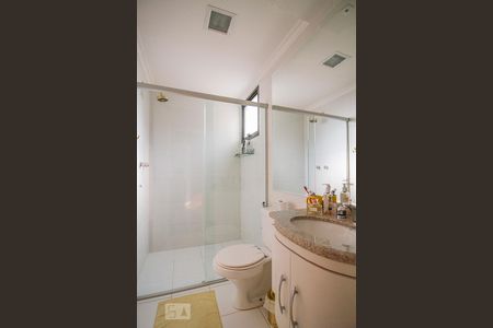 Apartamento para alugar com 150m², 2 quartos e 3 vagas Apartamento para alugar com 150m², 2 quartos e 3 vagasBanheiro da Suíte 2