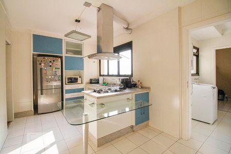 Apartamento para alugar com 150m², 2 quartos e 3 vagas Apartamento para alugar com 150m², 2 quartos e 3 vagasCozinha