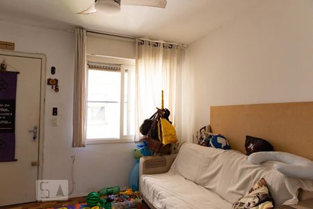 Sala de apartamento para alugar com 1 quarto, 42m² em Humaitá, Porto Alegre