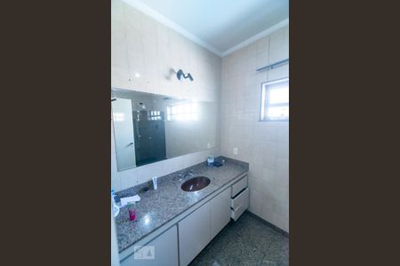 Banheiro de casa à venda com 3 quartos, 384m² em Vila Santo Estevão, São Paulo