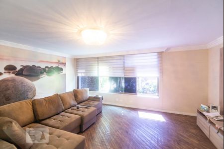 Sala de casa para alugar com 3 quartos, 384m² em Vila Santo Estevão, São Paulo