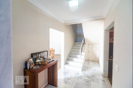 Hall da Escada de casa à venda com 3 quartos, 384m² em Vila Santo Estevão, São Paulo