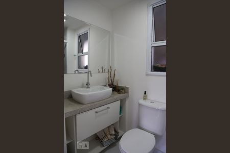 Banheiro de apartamento à venda com 2 quartos, 62m² em Jardim Boa Vista (zona Oeste), Taboão da Serra