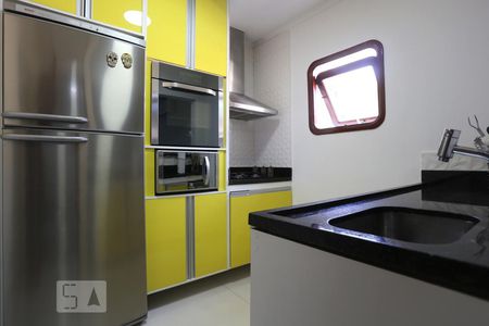 Cozinha de kitnet/studio para alugar com 1 quarto, 32m² em Parque dos Príncipes, São Paulo