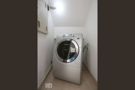 Studio para alugar com 32m², 1 quarto e 1 vaga Studio para alugar com 32m², 1 quarto e 1 vagaÁrea de Serviço