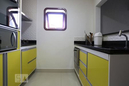 Cozinha de kitnet/studio para alugar com 1 quarto, 32m² em Parque dos Príncipes, São Paulo