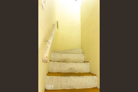 Escada de casa à venda com 3 quartos, 211m² em Baeta Neves, São Bernardo do Campo