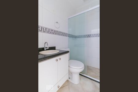 Banheiro da Suíte 1 de casa para alugar com 3 quartos, 100m² em Parque Císper, São Paulo