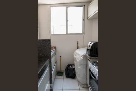 Cozinha e Área de Serviço de apartamento para alugar com 2 quartos, 49m² em Planalto, Belo Horizonte