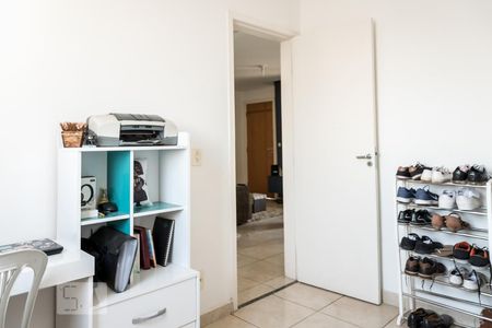 Quarto 2 de apartamento para alugar com 2 quartos, 49m² em Planalto, Belo Horizonte