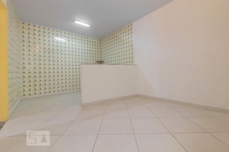 Sala de casa para alugar com 2 quartos, 70m² em Jardim Maria Estela, São Paulo