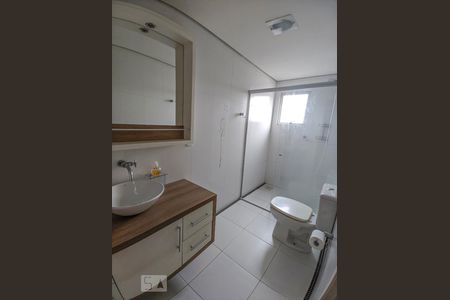 Banheiro de apartamento à venda com 1 quarto, 46m² em Vila Nova, Novo Hamburgo