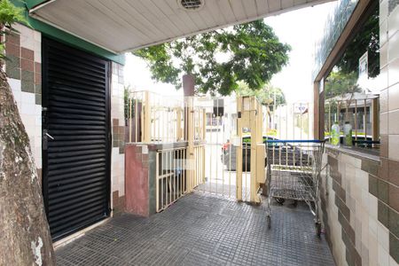 Fachada e portaria de apartamento para alugar com 2 quartos, 60m² em Itaquera, São Paulo