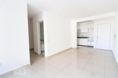 Sala de apartamento para alugar com 3 quartos, 75m² em Planalto, Belo Horizonte