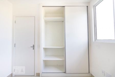 Quarto de apartamento para alugar com 3 quartos, 75m² em Planalto, Belo Horizonte