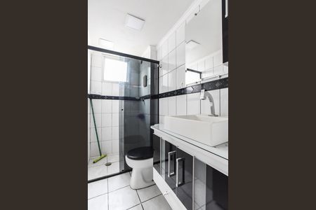 Banheiro de apartamento para alugar com 2 quartos, 58m² em Ferrazópolis, São Bernardo do Campo