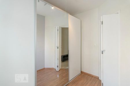 Quarto 2 de apartamento para alugar com 2 quartos, 45m² em Vila Scarpelli, Santo André