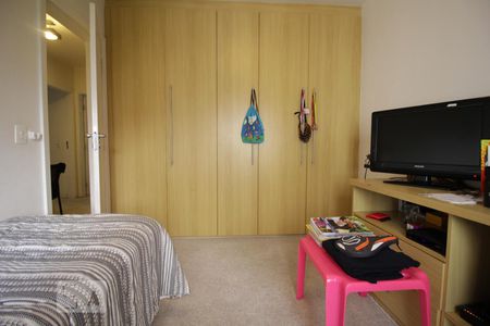 Quarto de apartamento para alugar com 3 quartos, 165m² em Vila Suzana, São Paulo