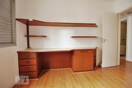 Quarto 1 de apartamento para alugar com 3 quartos, 110m² em Jardim Ampliação, São Paulo