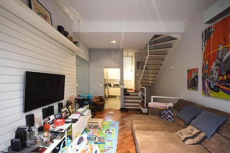 Sala de casa para alugar com 2 quartos, 110m² em Real Parque, São Paulo