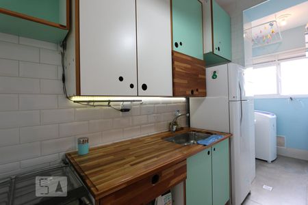 cozinha de apartamento para alugar com 2 quartos, 47m² em Vila Andrade, São Paulo