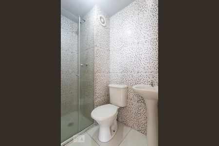 Banheiro de apartamento para alugar com 2 quartos, 44m² em Cangaíba, São Paulo