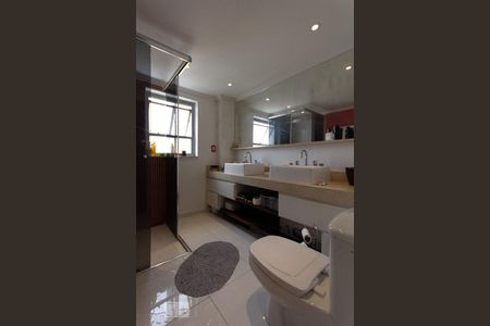 Banheiro de apartamento à venda com 2 quartos, 90m² em Vila Andrade, São Paulo