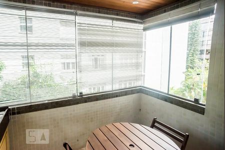 Sala de apartamento à venda com 3 quartos, 132m² em Auxiliadora, Porto Alegre