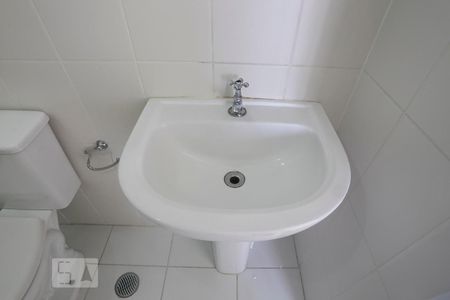 Banheiro de apartamento para alugar com 1 quarto, 33m² em Vila Califórnia, São Paulo