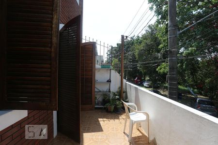 Sacada de casa para alugar com 3 quartos, 300m² em Jardim Santos Dumont, São Paulo