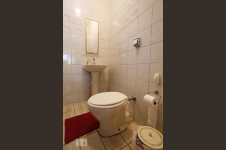 Lavabo de casa para alugar com 3 quartos, 300m² em Jardim Santos Dumont, São Paulo