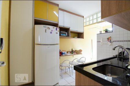 Cozinha de apartamento à venda com 2 quartos, 70m² em Vila Nova Teixeira, Campinas