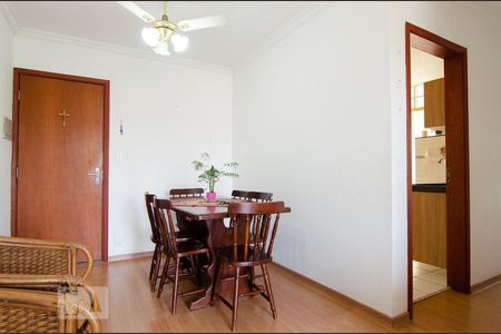 Sala de apartamento à venda com 2 quartos, 70m² em Vila Nova Teixeira, Campinas