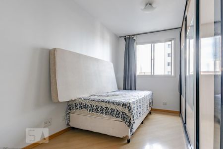 Dormitório de kitnet/studio para alugar com 1 quarto, 45m² em Centro, Curitiba