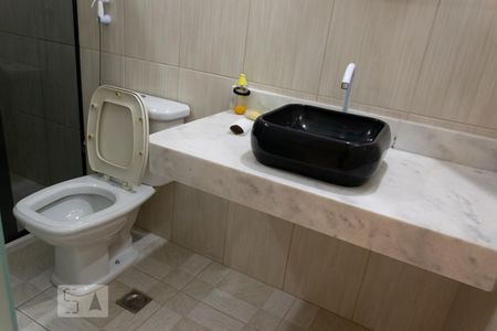Banheiro da suíte de casa para alugar com 2 quartos, 90m² em Guará Ii, Brasília