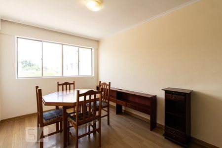 Sala de apartamento para alugar com 2 quartos, 62m² em Centro, Curitiba