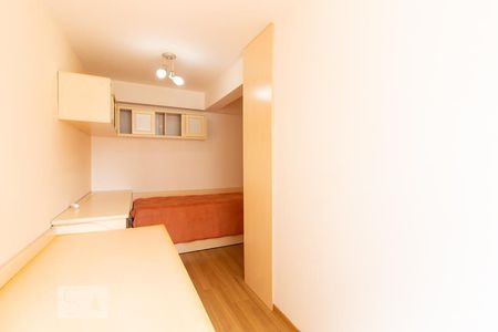 Quarto 1 de apartamento para alugar com 2 quartos, 62m² em Centro, Curitiba