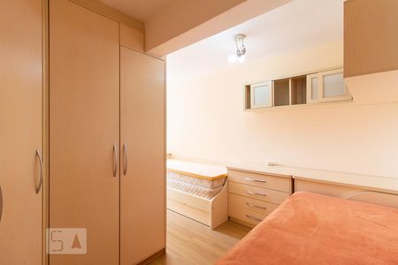 Banheiro do Quarto 1 de apartamento para alugar com 2 quartos, 62m² em Centro, Curitiba