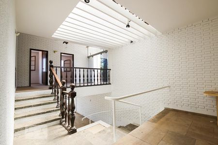 Escadas de casa à venda com 3 quartos, 230m² em Jardim Nossa Senhora Auxiliadora, Campinas