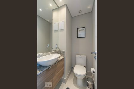 Lavabo de apartamento para alugar com 1 quarto, 45m² em Jardim Aeroporto, São Paulo