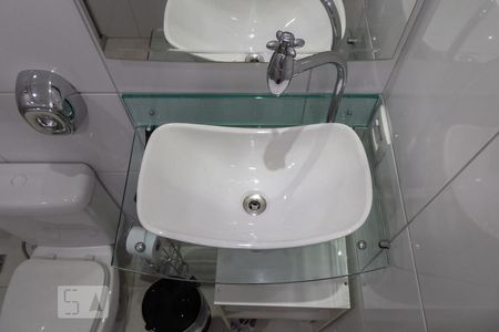 Detalhe do banheiro da suíte de apartamento para alugar com 1 quarto, 60m² em Vila Mariana, São Paulo