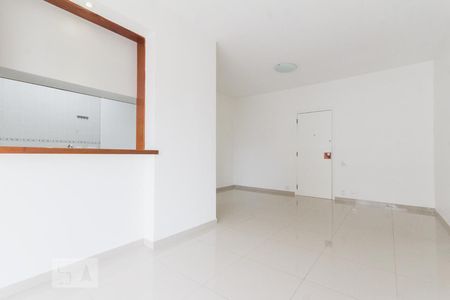 Sala de apartamento para alugar com 1 quarto, 71m² em Barra da Tijuca, Rio de Janeiro
