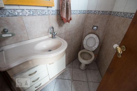 Banheiro 2  de casa à venda com 3 quartos, 300m² em Vila Brasílio Machado, São Paulo