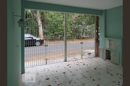 Garagem de casa à venda com 4 quartos, 120m² em Jaguaré, São Paulo