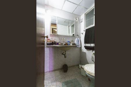 Banheiro de apartamento à venda com 3 quartos, 60m² em Taquara, Rio de Janeiro